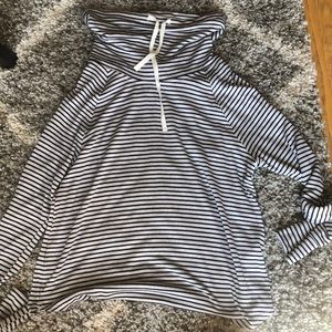 CUTE TURTLE NECK SWEATER